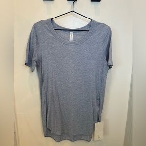 Lululemon Shirt Womens 6 light Blue Om Tee Heathered Split Hem Short SleeveTunic
